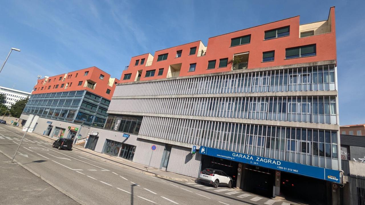 Downtown Fiume, Underground Garage Within The Property Exterior photo