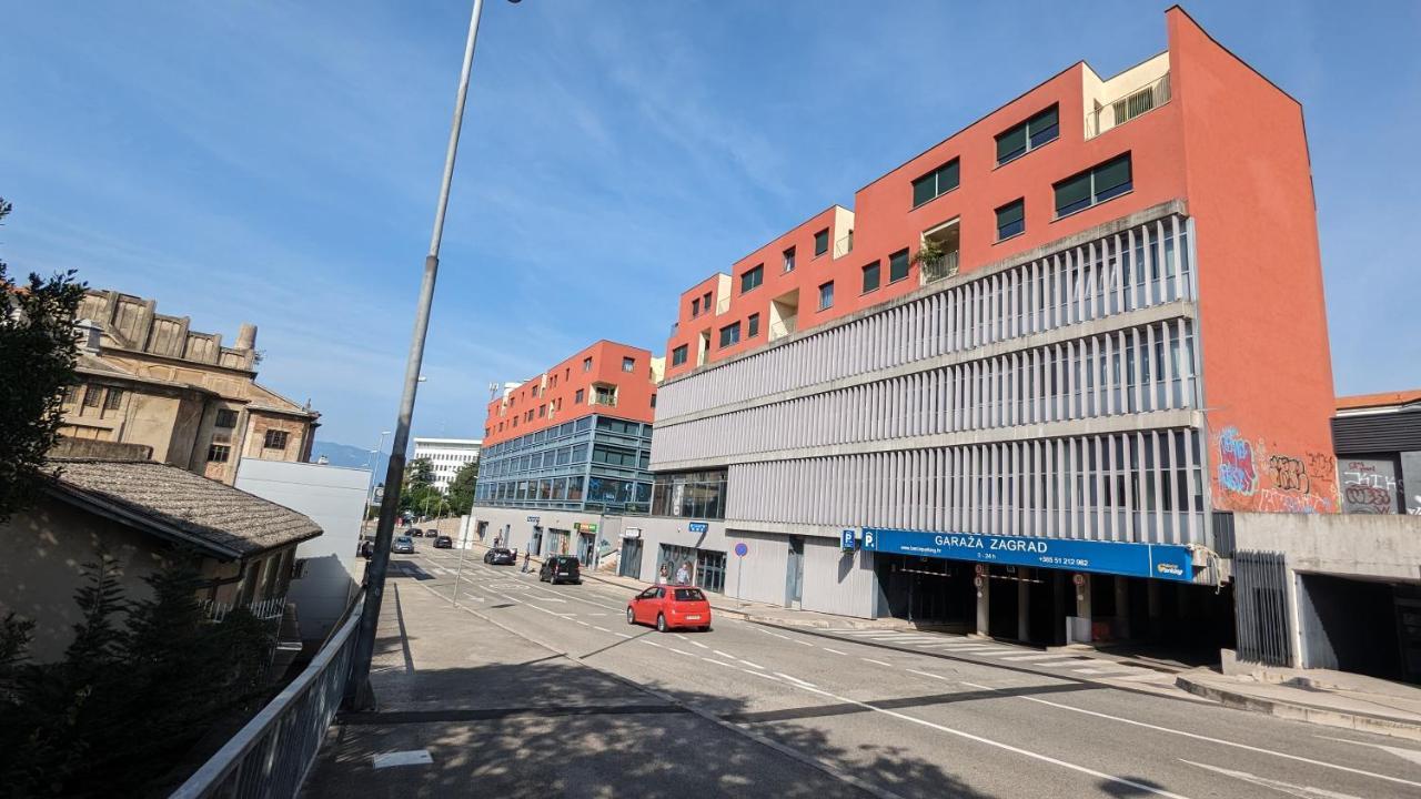 Downtown Fiume, Underground Garage Within The Property Exterior photo