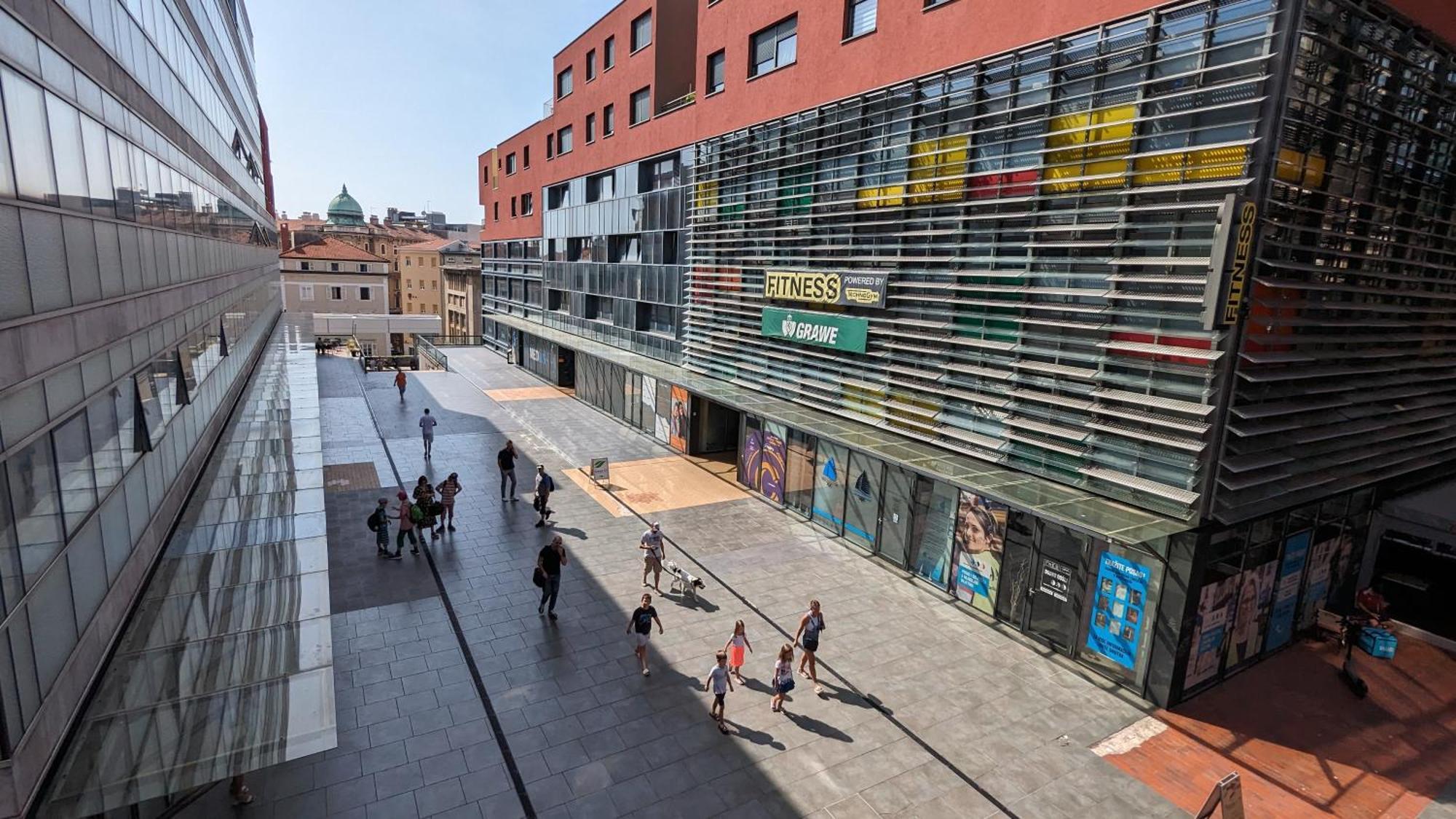 Downtown Fiume, Underground Garage Within The Property Exterior photo